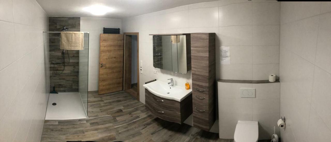 Landhaus Ferienwohnungen Mit Pool Und Wellness Neukirchen-Balbini Exterior foto